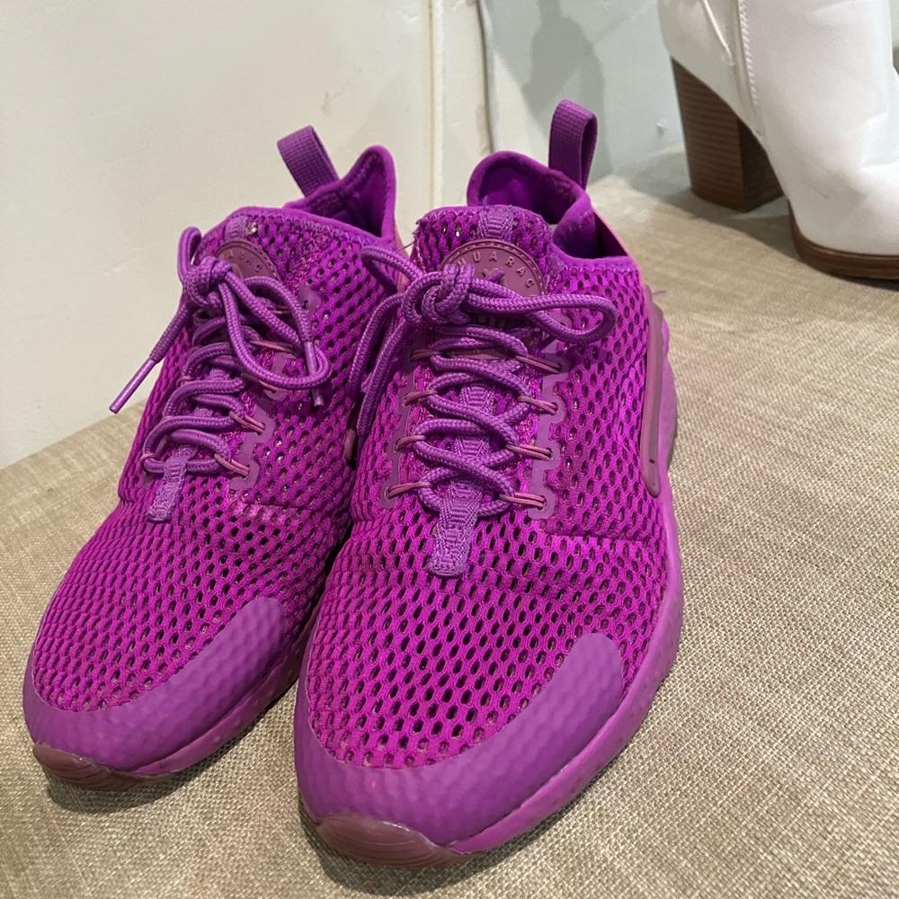 Fusia Nike huaraches